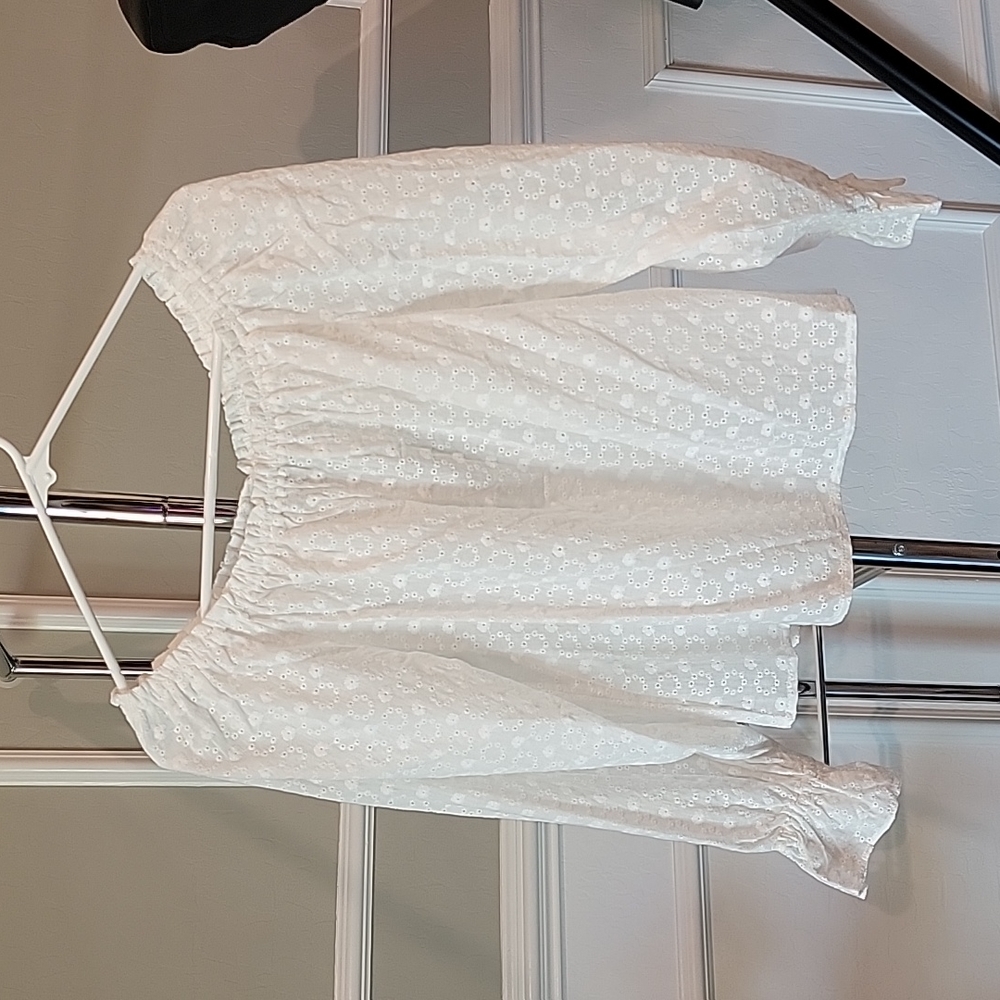 NWT Lea & Viola Cotton Eyelet Top